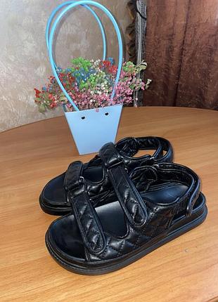 Босоніжки (сандалі) з липучками