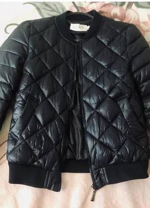 Тепла жіноча куртка бомбер