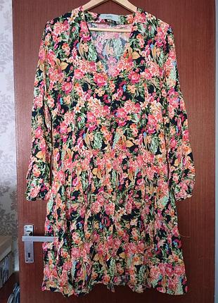 Штапельное летнее легкое платье.