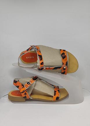 Босоніжки шкіряні жіночі andre нові