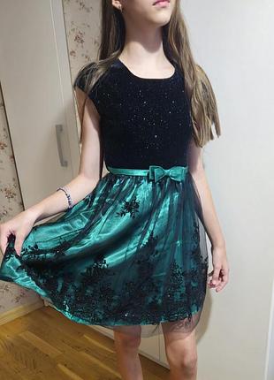 Святкова сукня для дівчинки