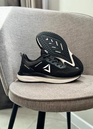 Чоловічі кросівки