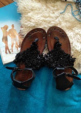 Сандалії шкіряні, еластичні