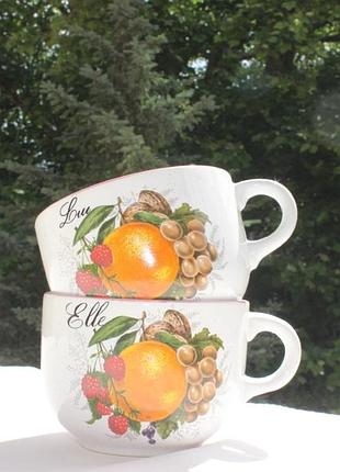 Пара великих кухлів