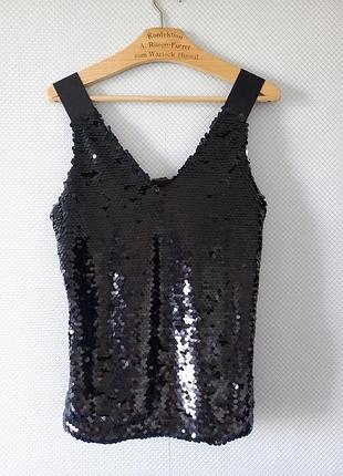 Черный топ в пайетки