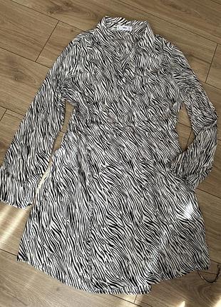 Сукня на запах