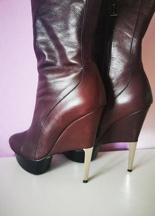 Дизайнерские сапоги кожаные баклажановые платформа шпилька