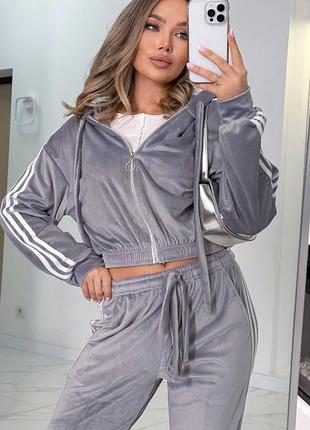 Велюровый костюм