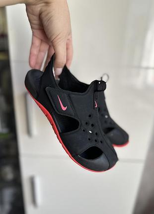 Босоніжки на дівчинку