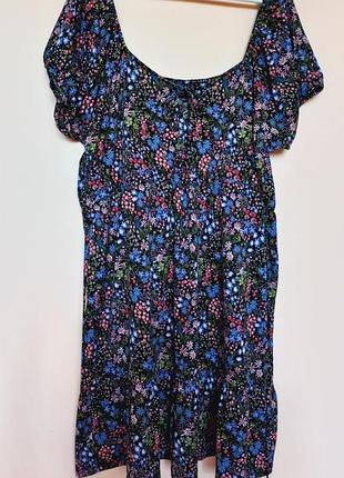 Черное в яркое цветочное принт короткое платье, цветочное платье, цветочное платье батал 54-56 г.