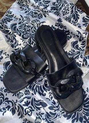 Шльопанці, штучна шкіра, стильні та зручні