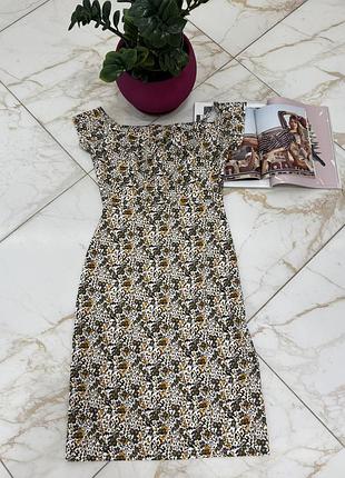 Жіноча коротка сукня з коротким рукавом і квітковим принтом