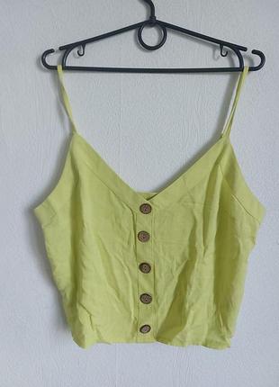 Яркий топ с пуговками