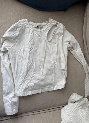 Кофтина з вирізом на шиї