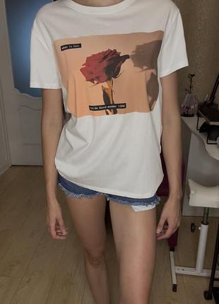 Футболка жіноча