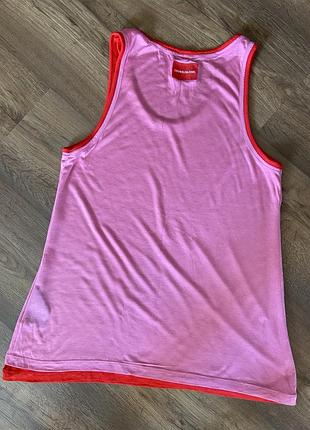 Жіноча футболка