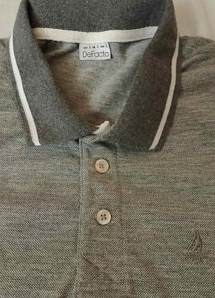 Мужское поло de facto