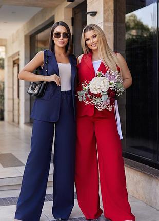 Брючный костюм с жилетом