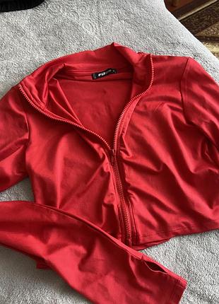 Дуже крутий топ з блискавкою