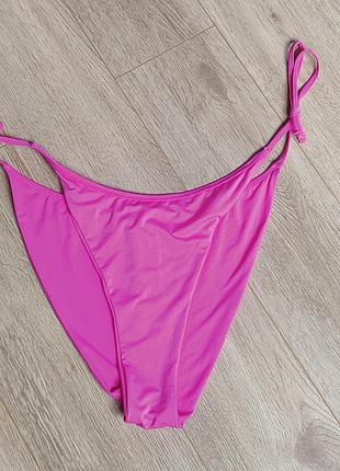 Красивые розовые плавки