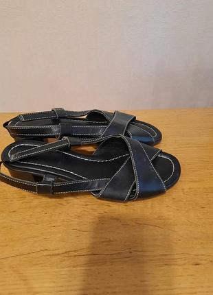 Женские босоножки