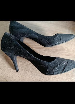 Черные классические туфли лодочки на каблуке 38р