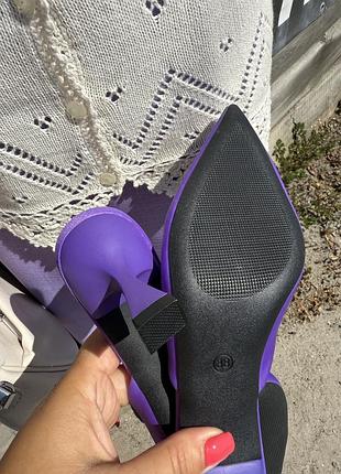 Босоніжки  , модні гостроносі, молодіжні, зручні. на вузьку ногу 37 р