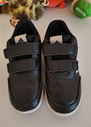 Кросівки дитячі у гарному стані, 26 розміру