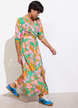 Роскошное новое миди платье в цветочный принт