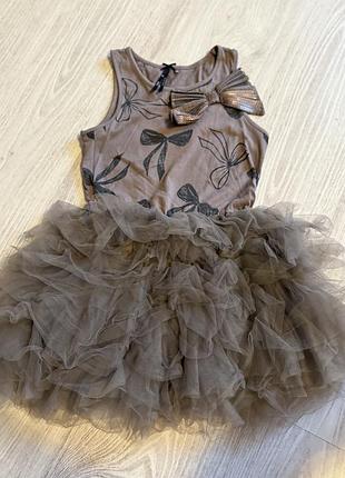 Сукня на дівчинку 6 років