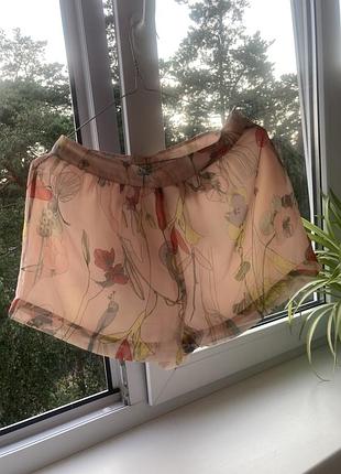 Цвітасті легкі шорти