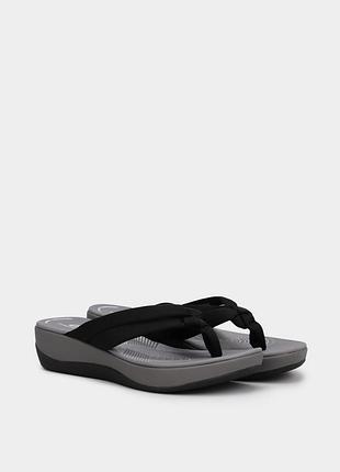 Неймовірно зручні вьєтнамки на платформі cloud steppers clarks