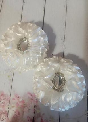 Белые бантики в школу, белые банты