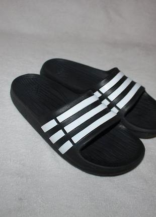 Шлёпанцы фирмы adidas размер k 5 (наш 37-38 размер) по стельке 24,5 см.