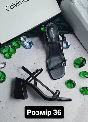 Calvin klein оригінал чорні шкіряні босоніжки на підборах