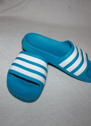 Шлёпанцы фирмы adidas размер k2 (наш 35-36 размер) по стельке от края до края 23 см.