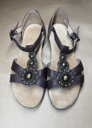 Шкіряні босоніжки clarks