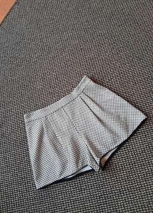 Шорти стильні