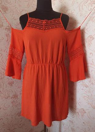 Платье с открытыми плечами размер 46-48