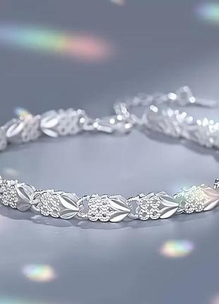 Стильный женский браслет.