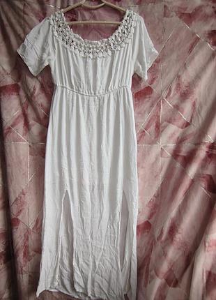 Белое платье