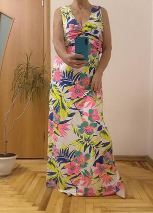 Яркое трикотажное платье в пол размер 24
