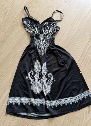 Сукня чорна з візерунком