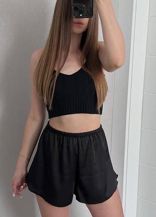 Ідеальні шовкові шортики в базових кольорах