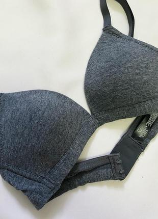 Універсальний мʼякий бюстгальтер , ціна за одну одиницю - 100 грн. в наявності три одиниці