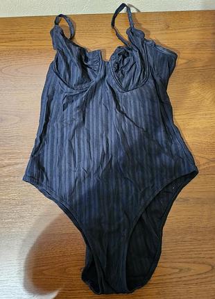 Слитный купальник