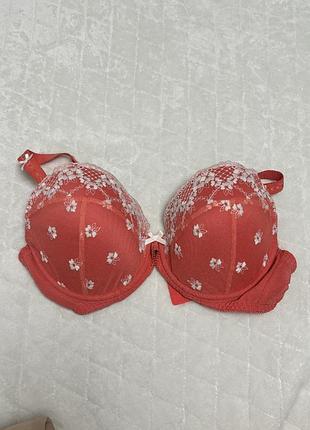 Бюстгальтер великого розміру