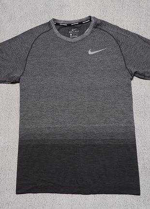 Футболка для бега nike dri fit - размер s