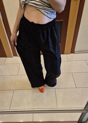 Молодежные широкие трендовые брюки черные