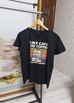 Жіноча футболка2 фото